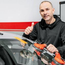 Windshield Replacement Experts